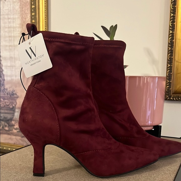 Elegant Oxblood Suede Ankle Boots - Picture 3 of 6